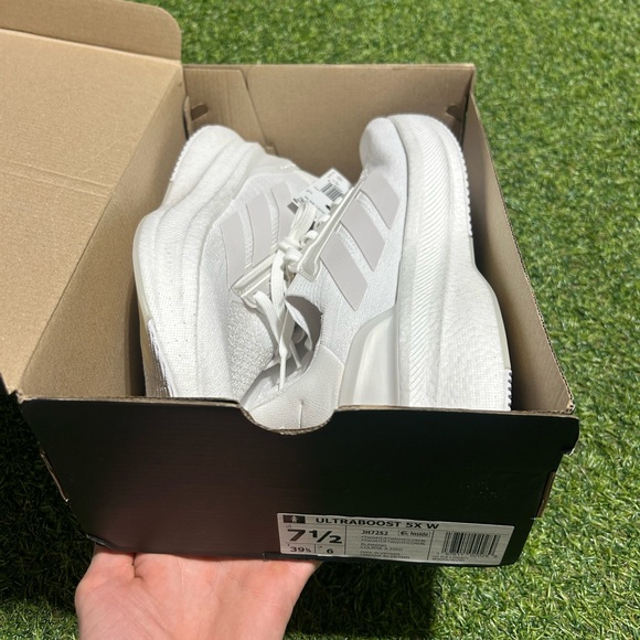 Women’s Adidas UltraBoost - Picture 8 of 8